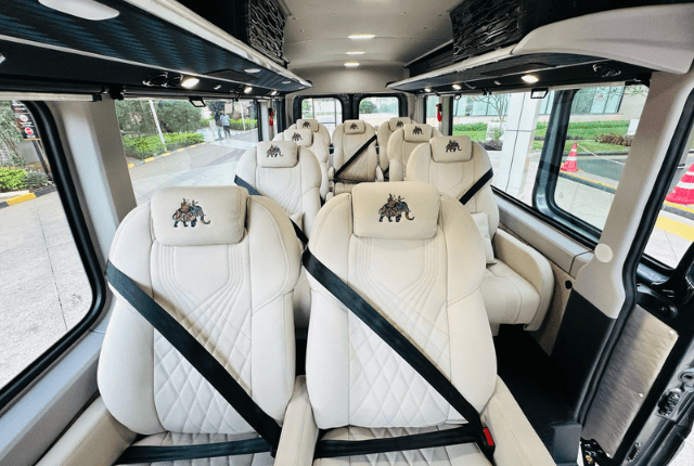 10 Seater Force Urbania Maharaja