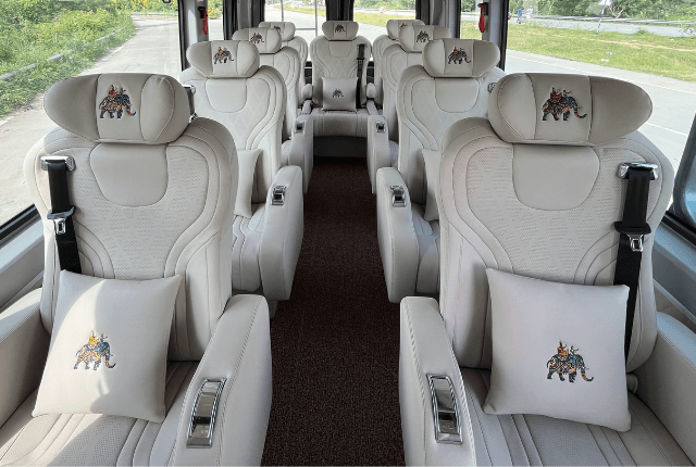 12 Seater Force Urbania Maharaja